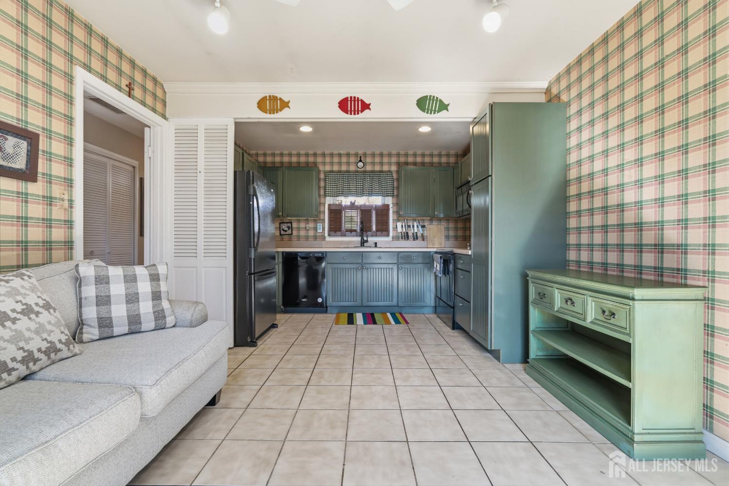 27 Summerall Road Somerset, NJ 08873 - Photo 12 of 34