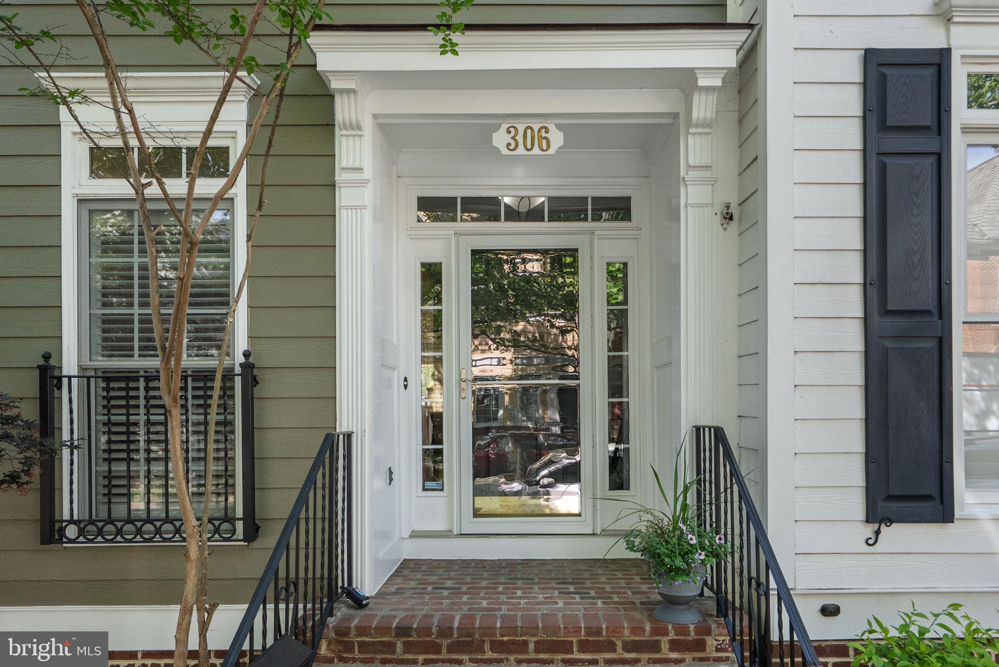 306 Hart Road Gaithersburg, MD 20878 - Photo 3 of 41