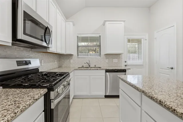 $2,200 | 40704 Guillemont Lane, Magnolia, TX 77354