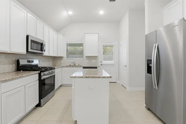 $2,200 | 40704 Guillemont Lane, Magnolia, TX 77354