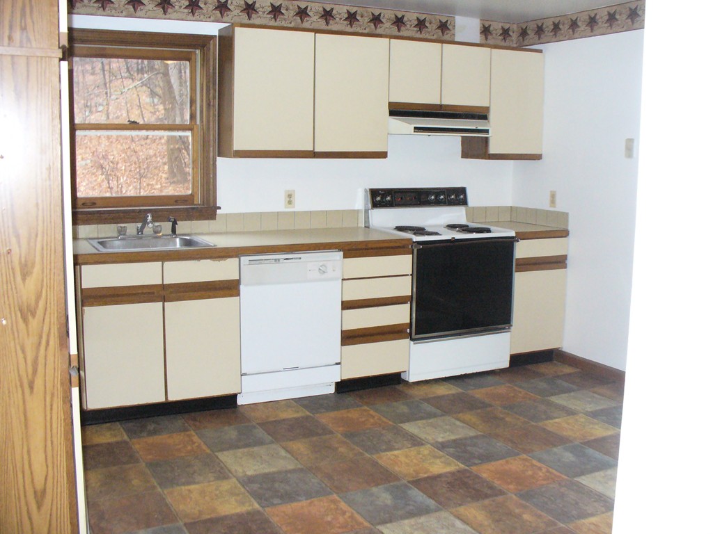 96 Amherst Road Belchertown, MA 01007 - Photo 4 of 12 Gallery Image 4