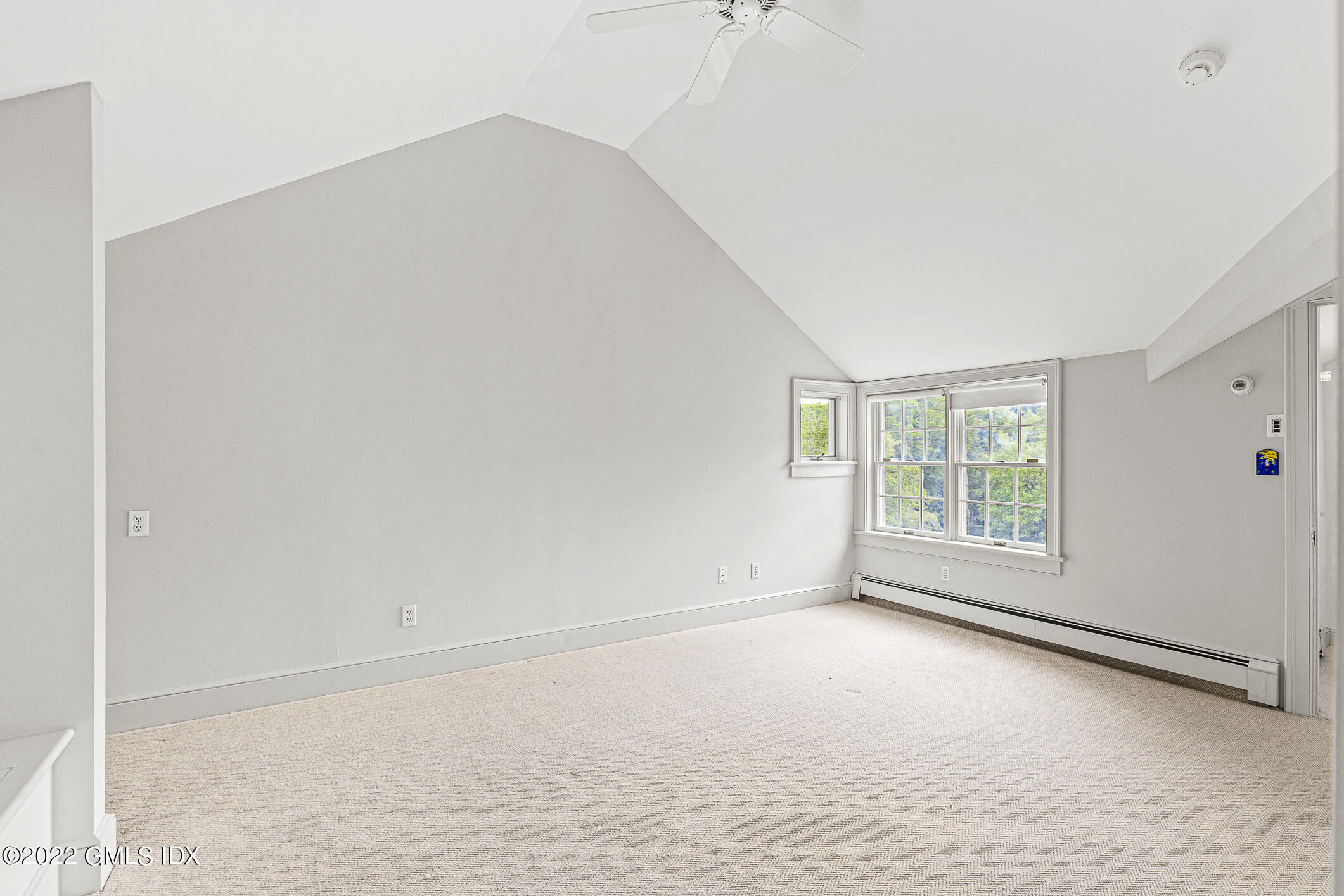 65 Doubling Road Greenwich, CT 06830 - Photo 15 of 18 an empty room with a window