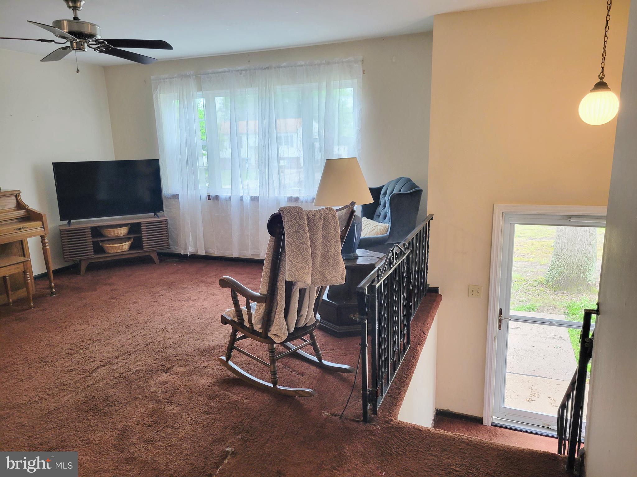 581 Township Line Road Franklinville, NJ 08322 - Photo 3 of 30 Entrance into living Living Room