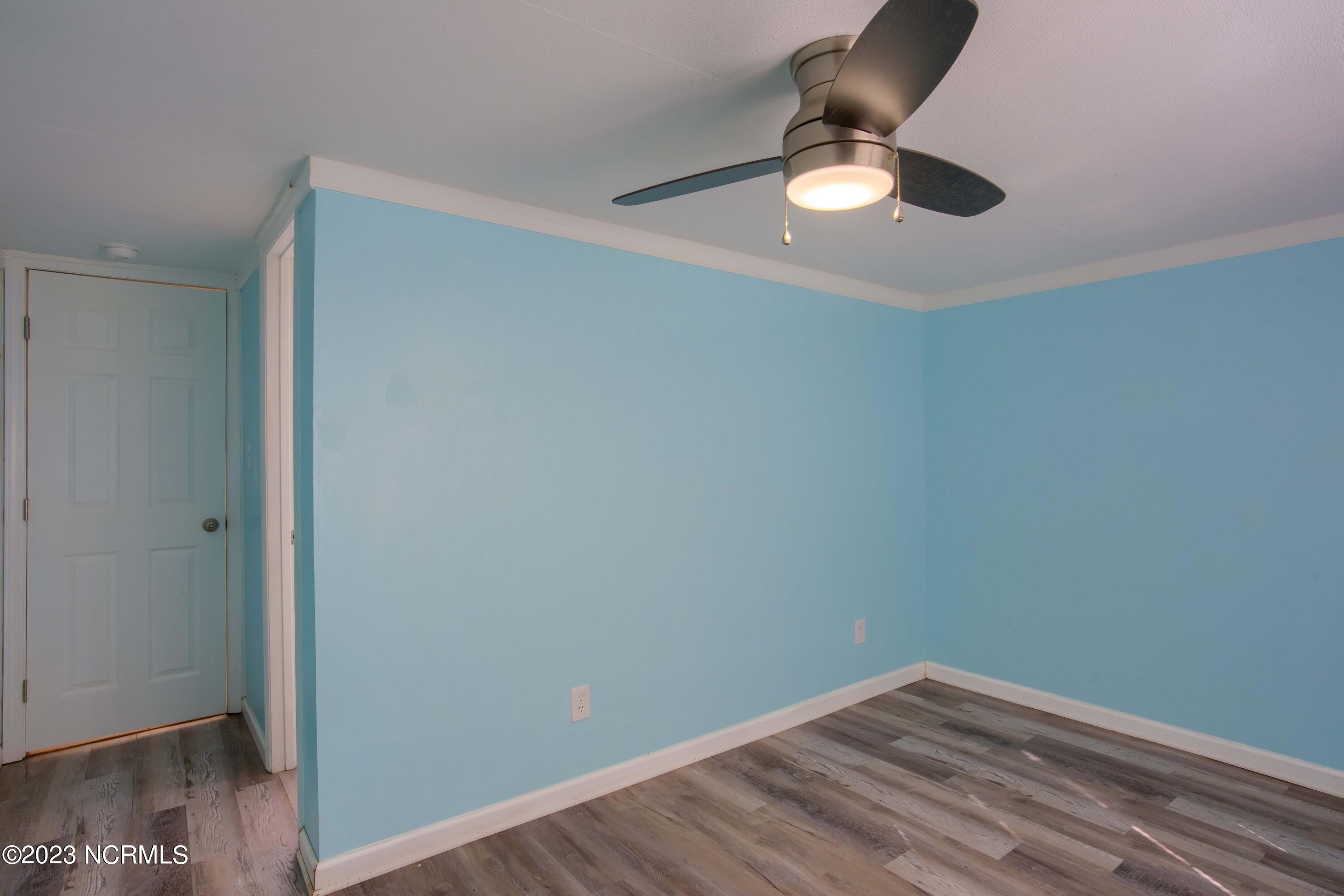 313 Old Folkstone Road Holly Ridge, NC 28445 - Photo 14 of 32 313 Old Folkstone - Interior_2