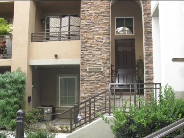 $3,275 | 8807 North Promenade Place, San Diego, CA 92123
