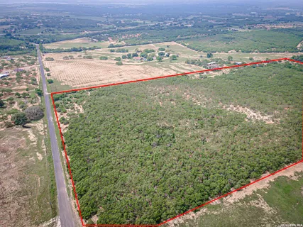 $1,100,000 | 0 Jim Terrill, Adkins, TX 78101