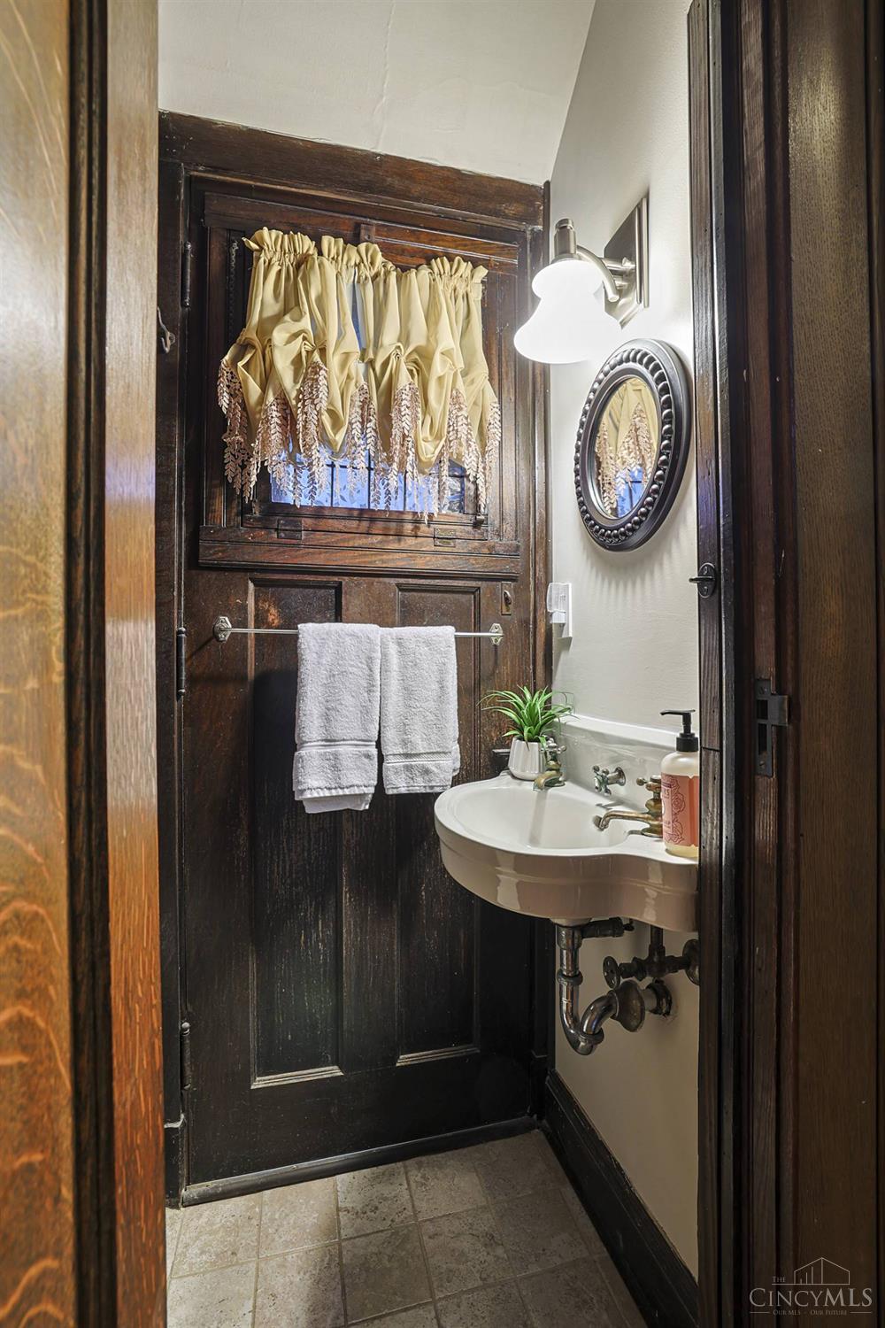 1308 Edwards Road Cincinnati, OH 45208 - Photo 40 of 52