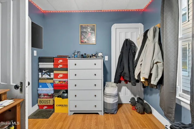 $299,000 | 54 Vley Road, Scotia, NY 12302