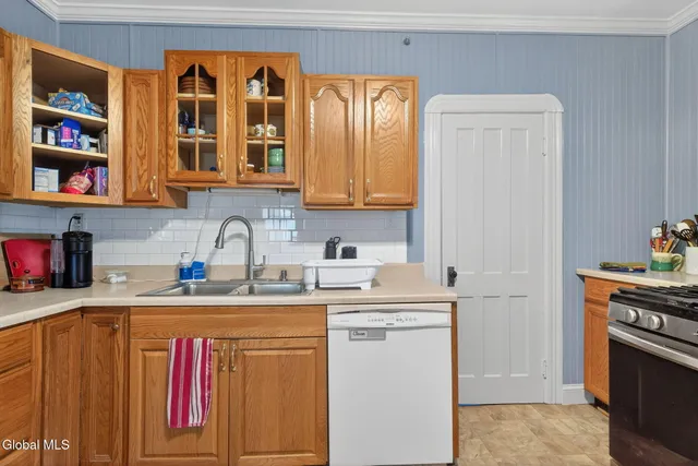 $299,000 | 54 Vley Road, Scotia, NY 12302