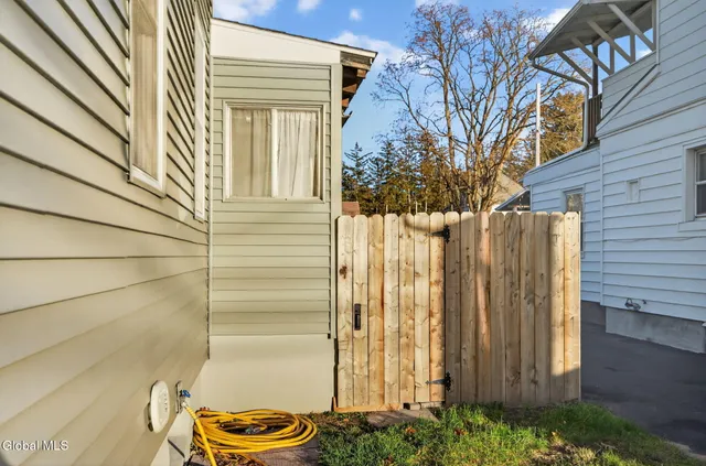 $299,000 | 54 Vley Road, Scotia, NY 12302