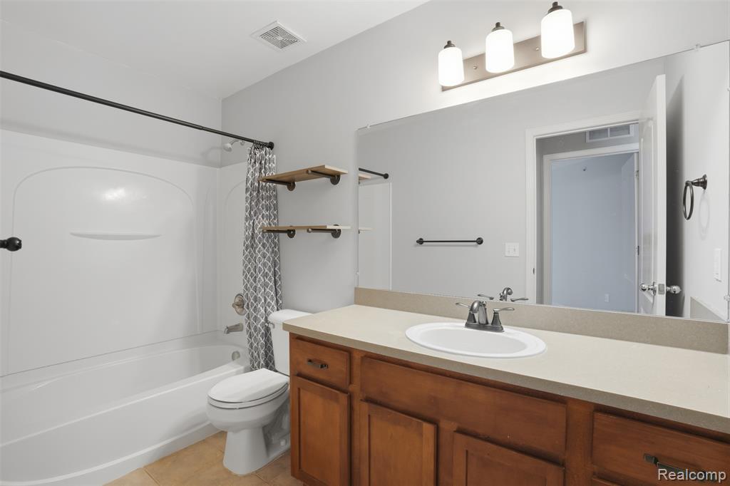 320 North Wixom Road, Unit 30 Wixom, MI 48393 - Photo 26 of 28