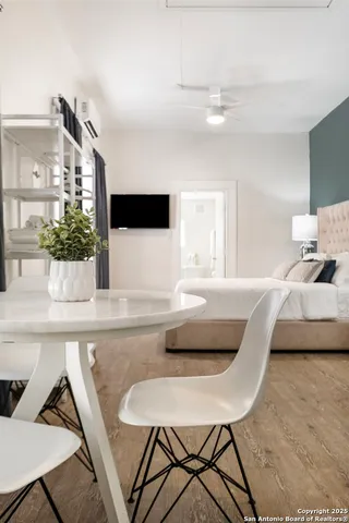 $1,125 | 302 East Cevallos Street, Unit 2, San Antonio, TX 78204