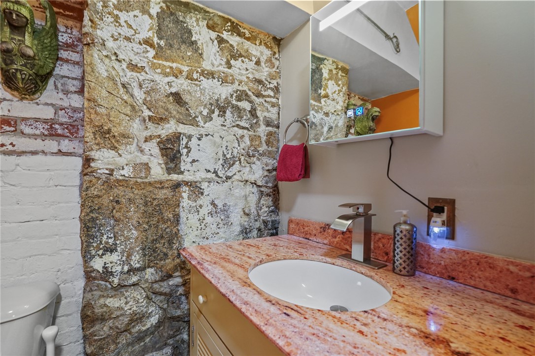 43 Old Beach Road Newport, RI 02840 - Photo 39 of 50