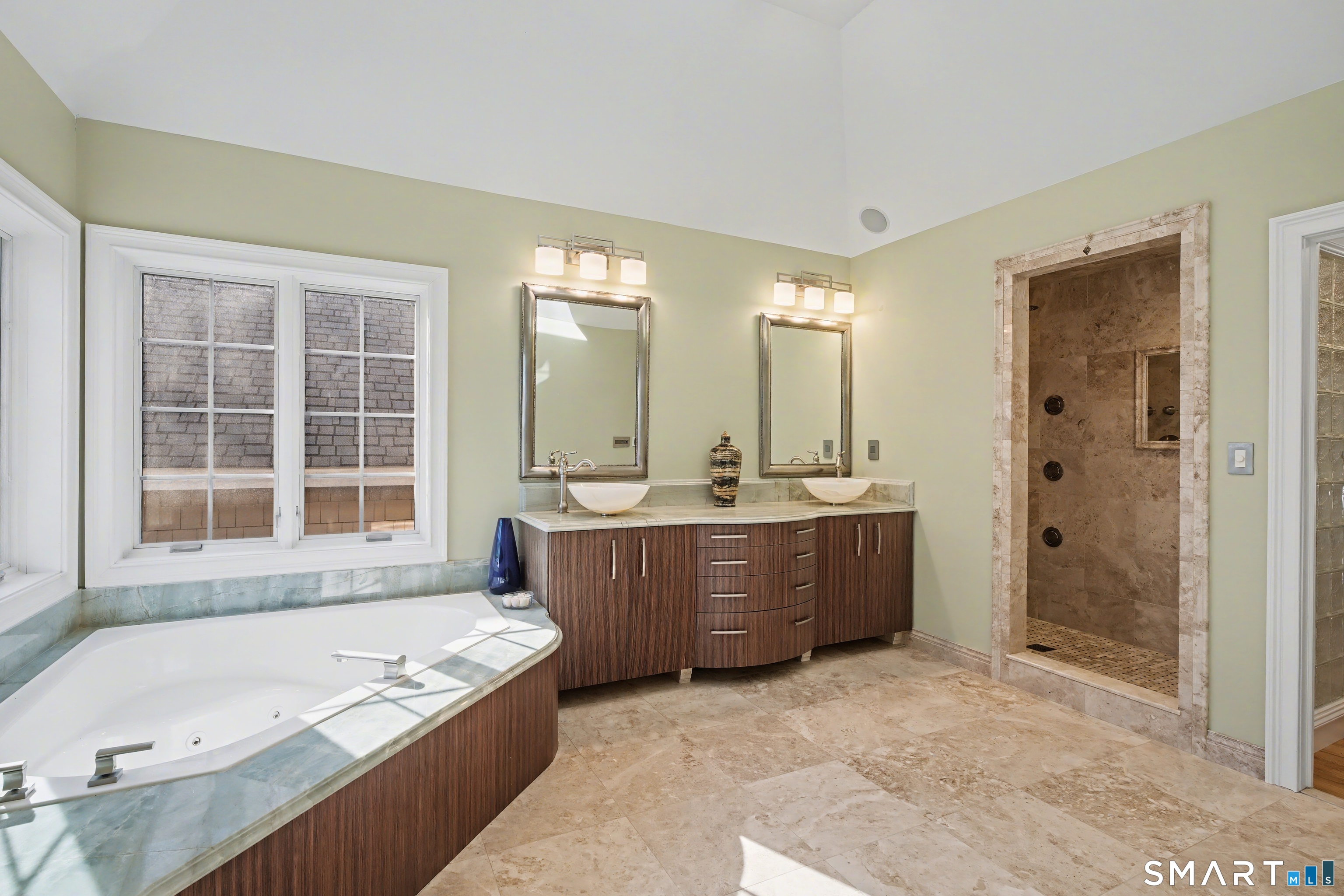 162 Britiani Road Southbury, CT 06488 - Photo 18 of 40