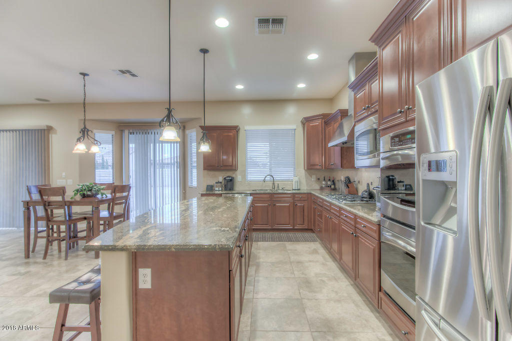 1920 East Appleby Road Gilbert, AZ 85298 - Photo 12 of 43 Kitchen (7)-SMALL