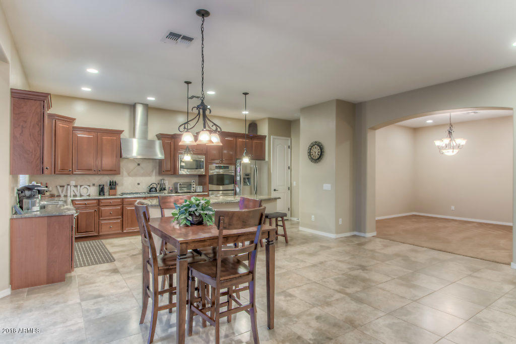 1920 East Appleby Road Gilbert, AZ 85298 - Photo 14 of 43 Kitchen (2)-SMALL