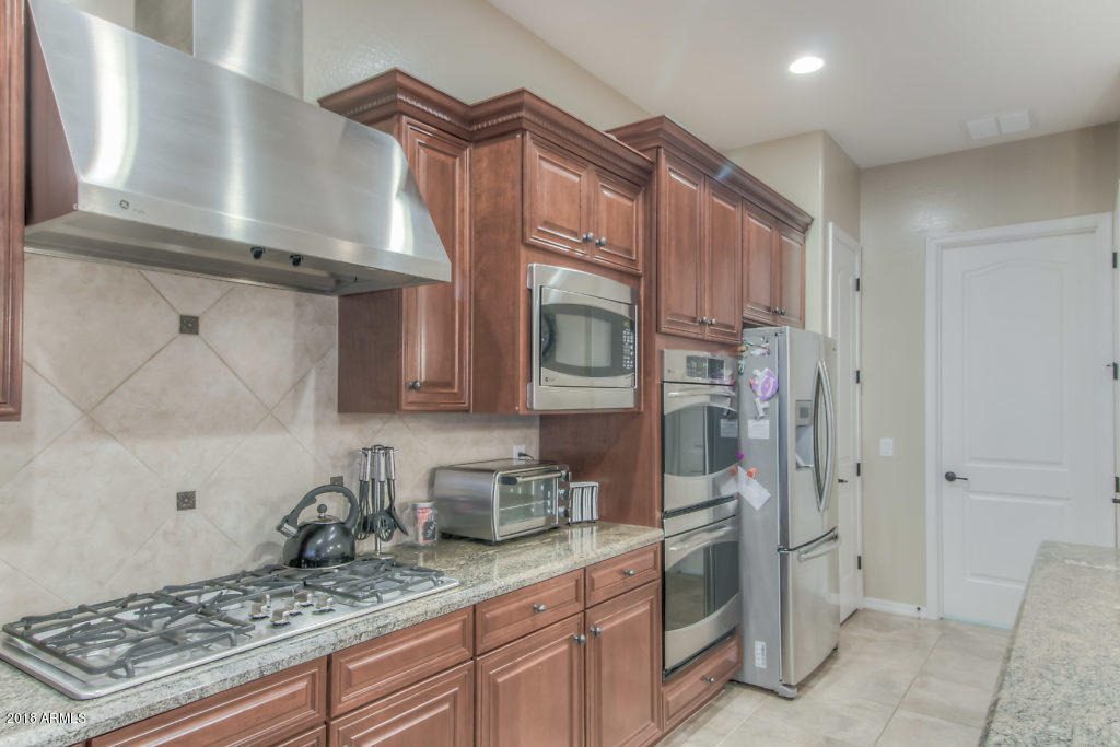 1920 East Appleby Road Gilbert, AZ 85298 - Photo 16 of 43 Kitchen (6)-SMALL