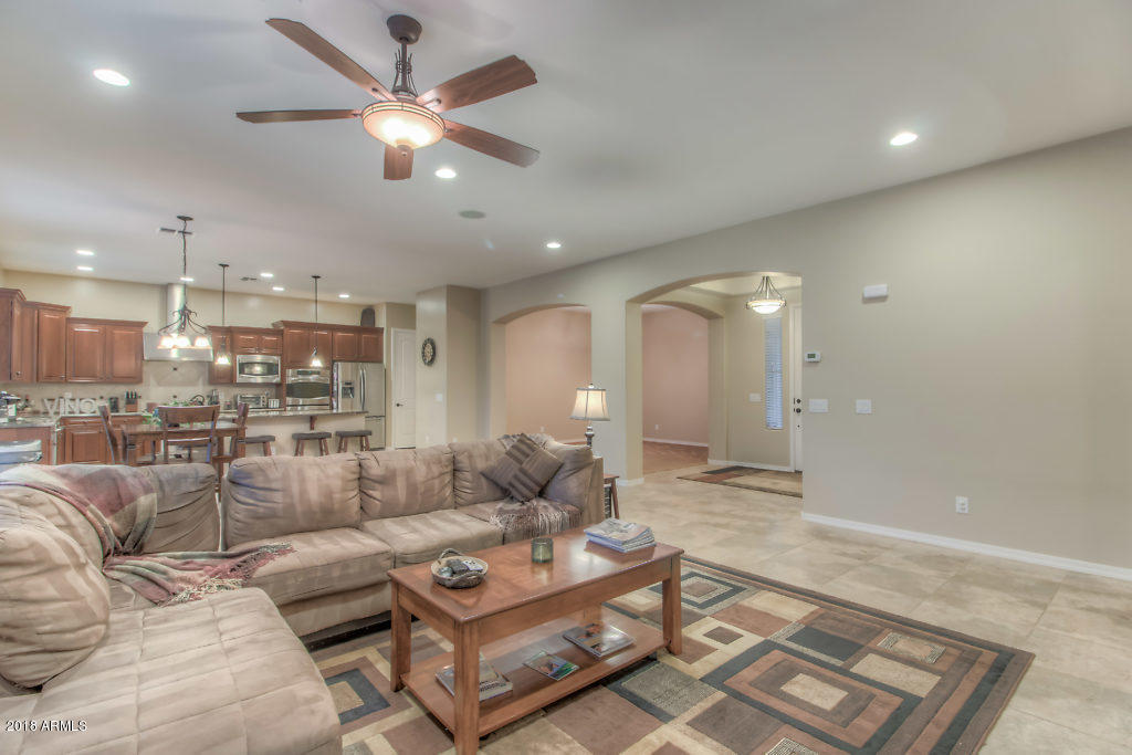 Family Room (1)-SMALL