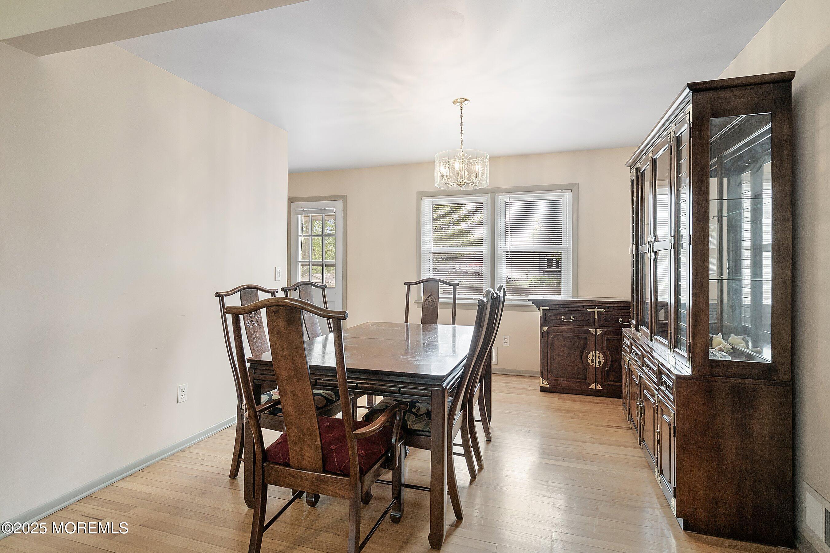 585 Allen Road Brick, NJ 08723 - Photo 8 of 32 08-Dining