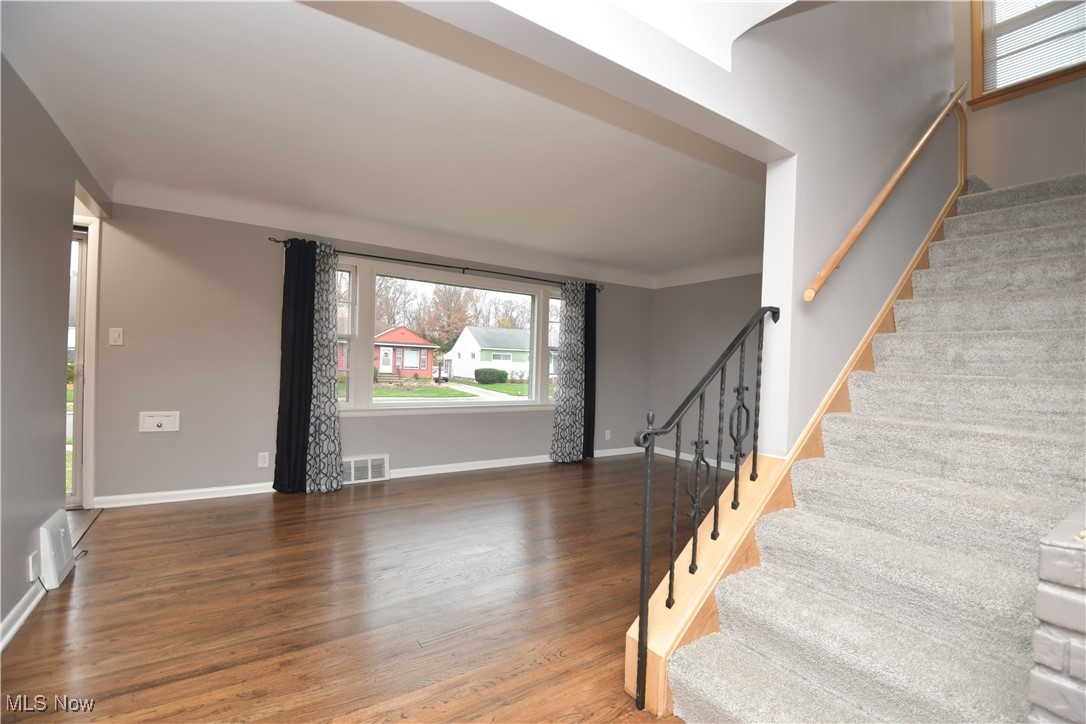 30409 Barjode Road Willowick, OH 44095 - Photo 3 of 34