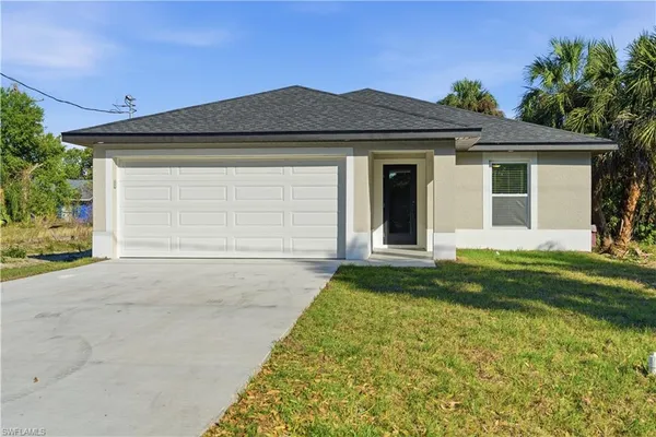 $299,900 | 2141 Davis Street, Fort Myers, FL 33916