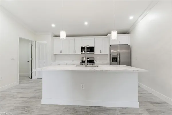 $299,900 | 2141 Davis Street, Fort Myers, FL 33916