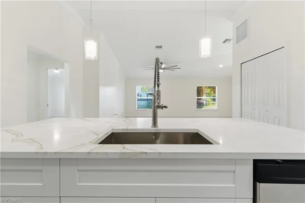 $299,900 | 2141 Davis Street, Fort Myers, FL 33916