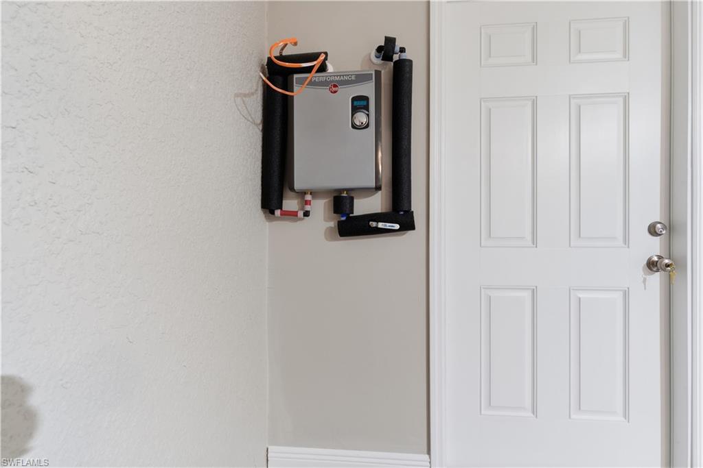 2141 Davis Street Fort Myers, FL 33916 - Photo 46 of 50 close up of a white marble wall