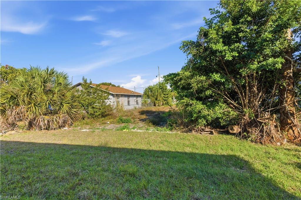 2141 Davis Street Fort Myers, FL 33916 - Photo 47 of 50 a view of a yard