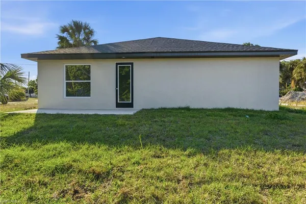 $299,900 | 2141 Davis Street, Fort Myers, FL 33916
