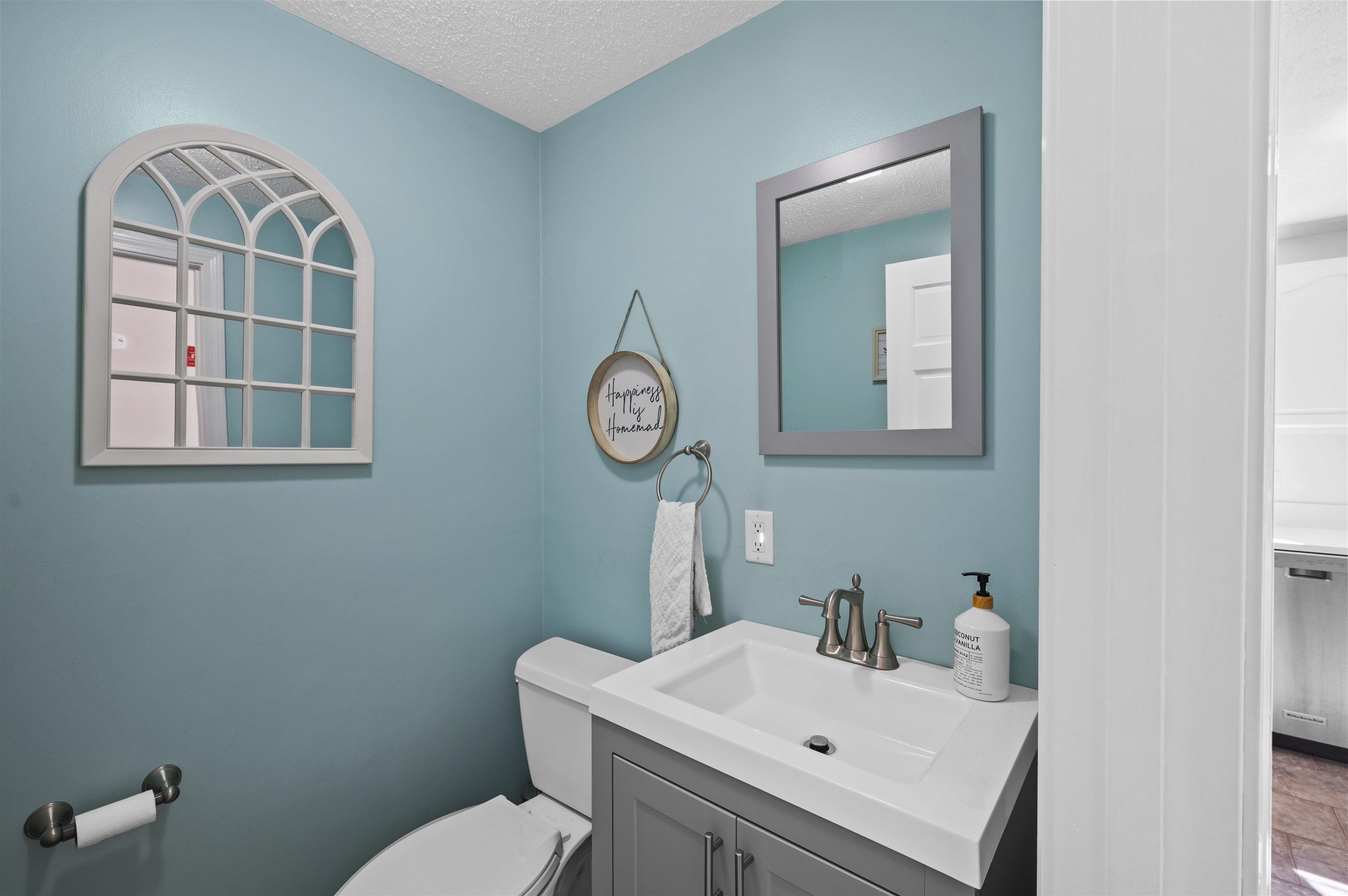 32 Louisburg Circle Exeter, NH 03833 - Photo 19 of 43