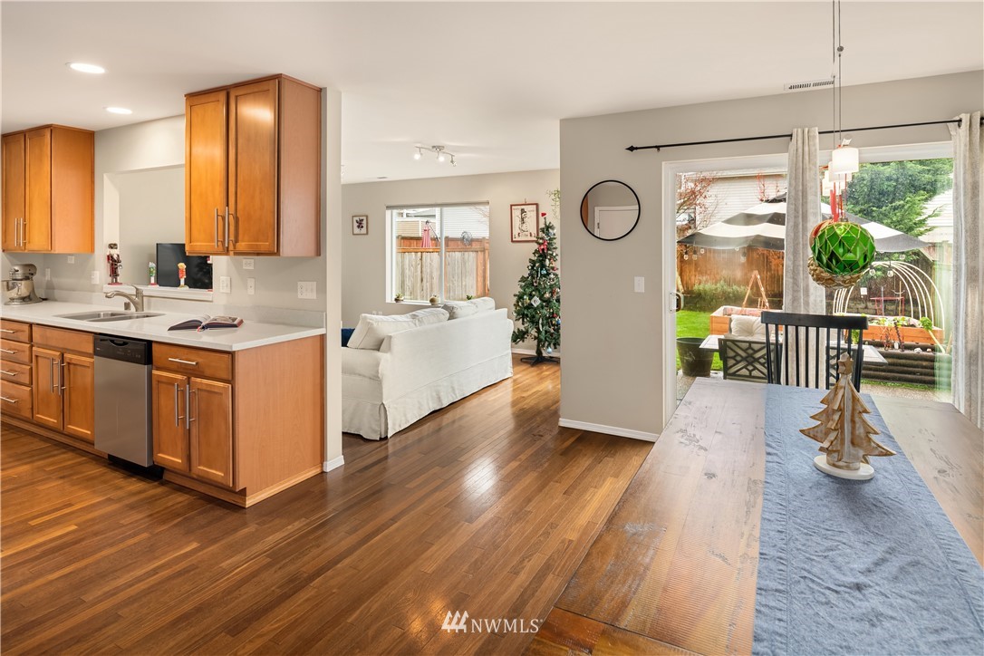 15005 38th Drive Southeast Bothell, WA 98012 - Photo 3 of 16 Gallery Image 3