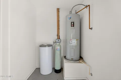 a view of a room with an empty space