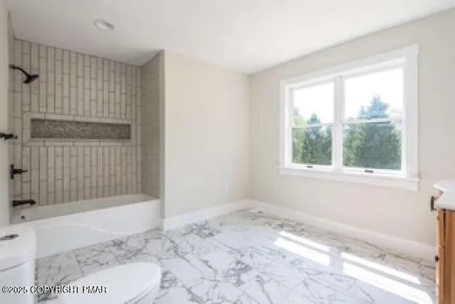 $799,900 | 128 Manor Drive, East Stroudsburg, PA 18301