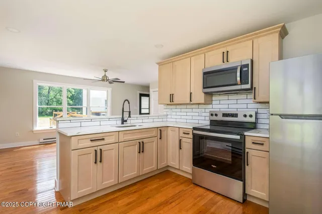 $799,900 | 128 Manor Drive, East Stroudsburg, PA 18301