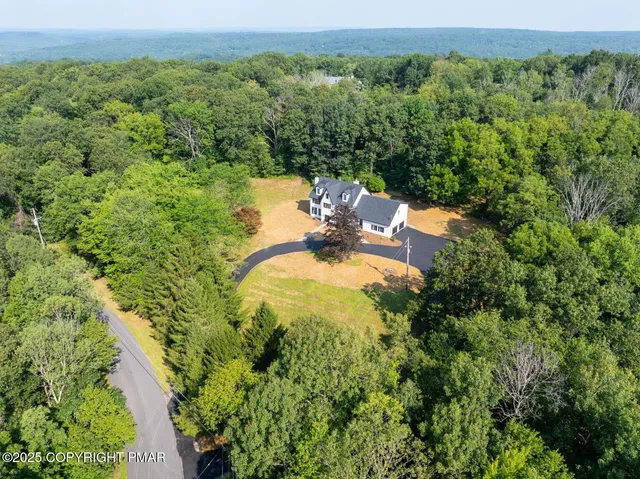 $799,900 | 128 Manor Drive, East Stroudsburg, PA 18301