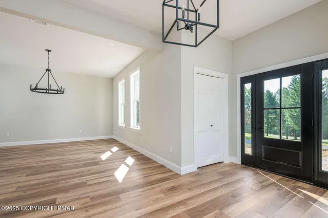 $799,900 | 128 Manor Drive, East Stroudsburg, PA 18301