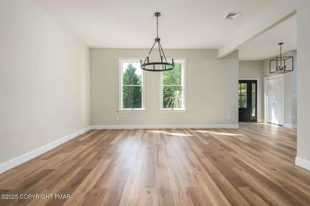 $799,900 | 128 Manor Drive, East Stroudsburg, PA 18301