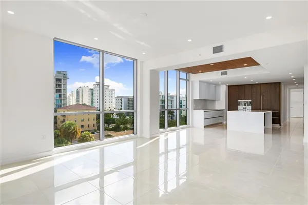 $2,195,000 | 111 Golden Gate, Unit 403, Sarasota, FL 34236