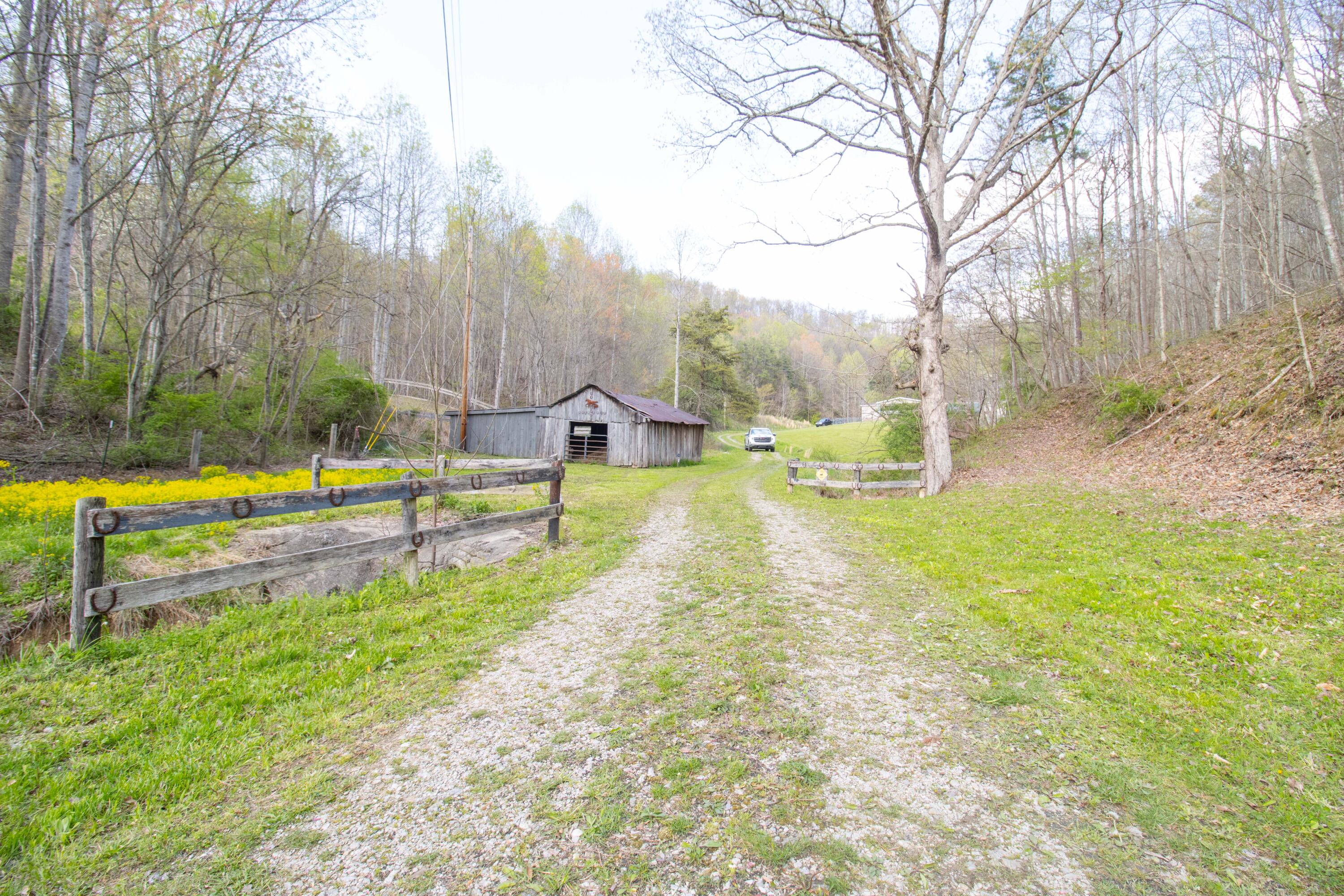 310 Don Minton Road Manchester, KY 40962 - Photo 3 of 45 IMG_8933
