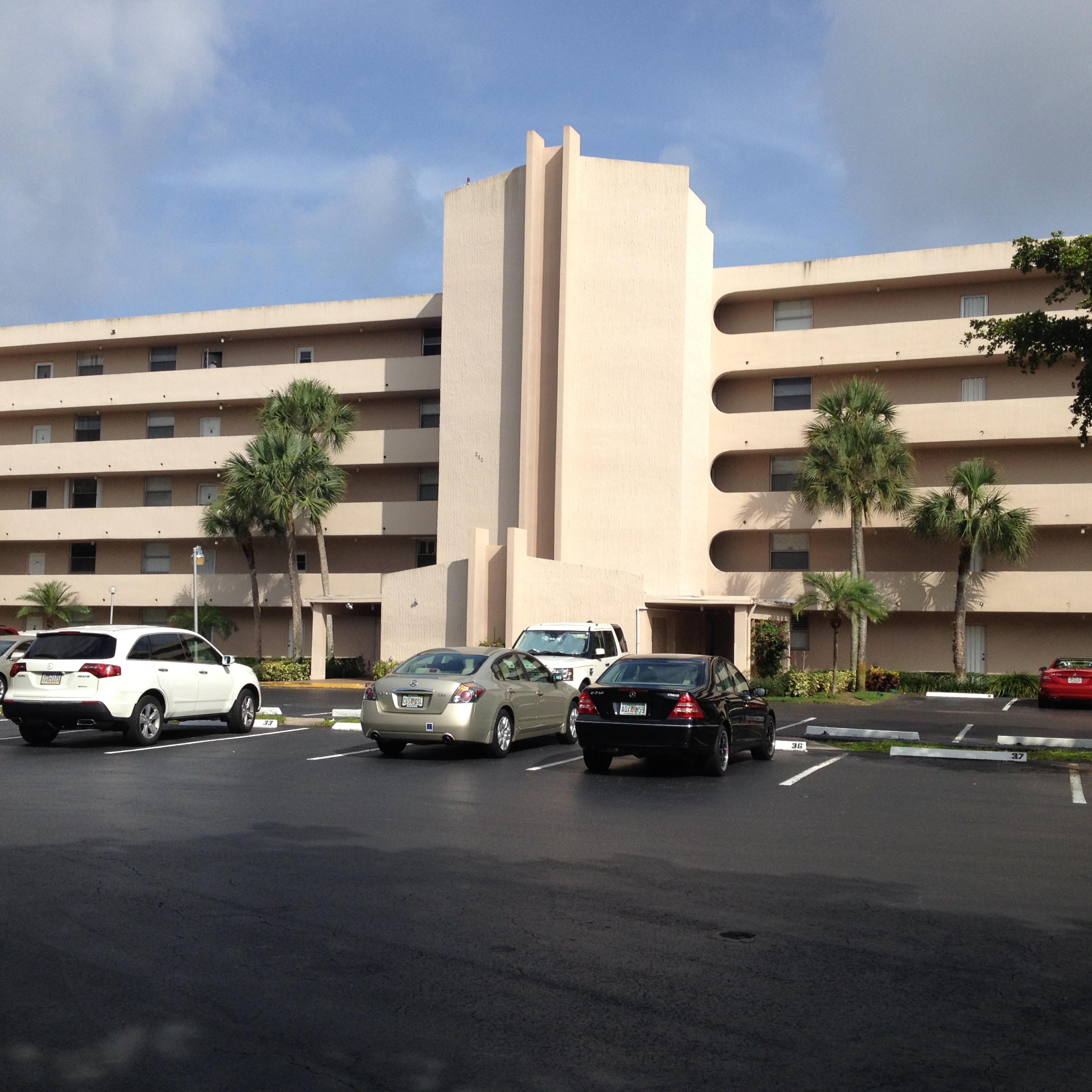 250 Northwest 67th Street, Unit PHW Boca Raton, FL 33487 - Photo 2 of 38 IMG_2548