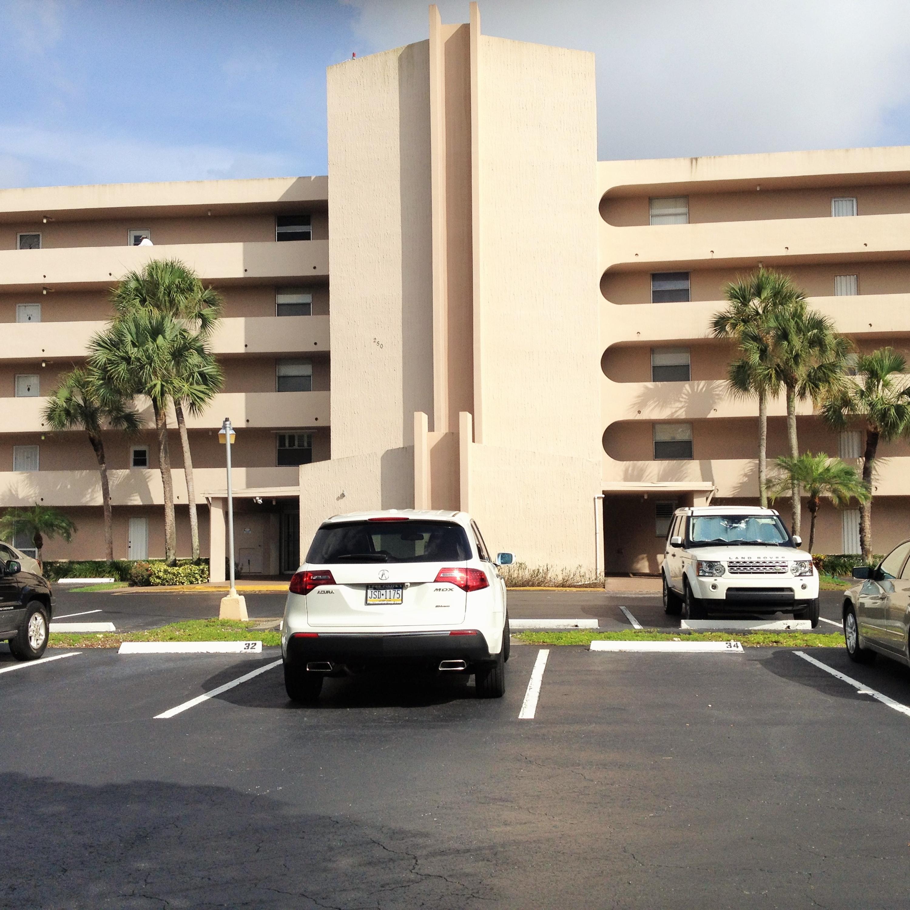 250 Northwest 67th Street, Unit PHW Boca Raton, FL 33487 - Photo 10 of 38 IMG_2546 (2)