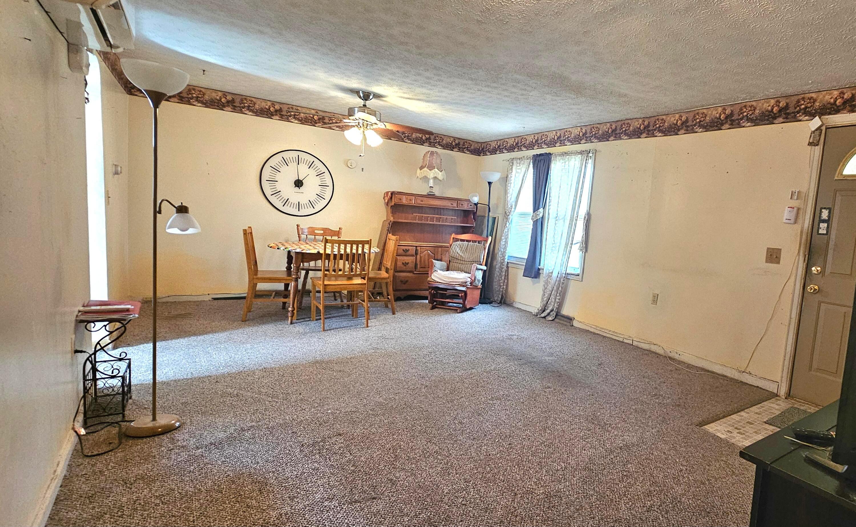 301 Witte Street Lancaster, OH 43130 - Photo 5 of 12 living room