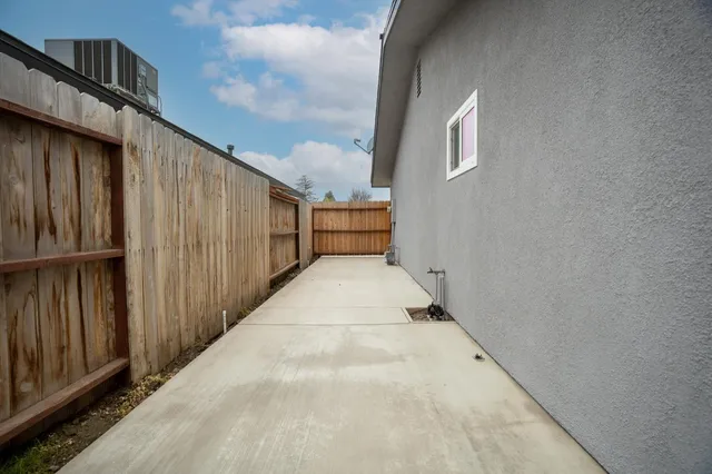 $424,950 | 1922 North Adams Street, Tulare, CA 93274