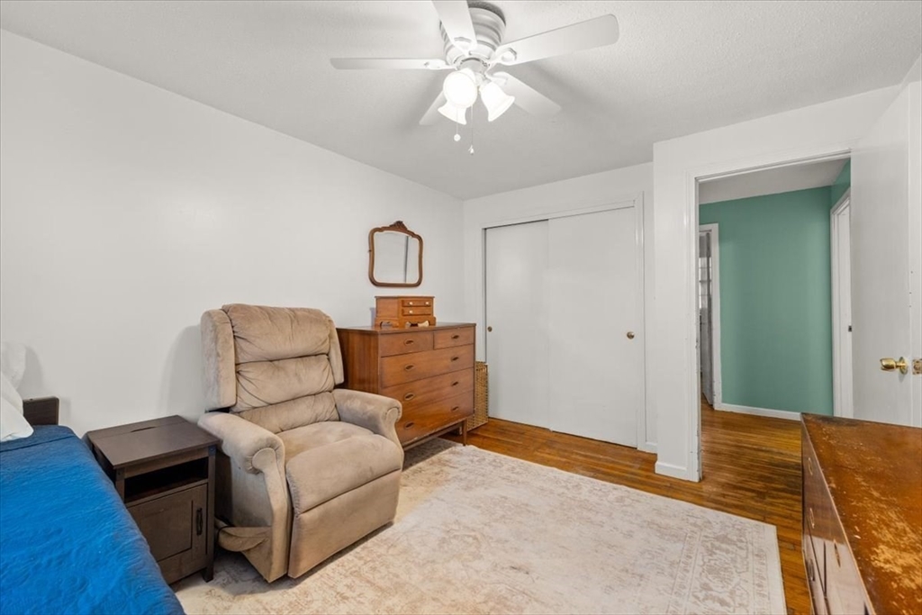 281 Megan Road Barnstable, MA 02601 - Photo 27 of 36 a living room with furniture