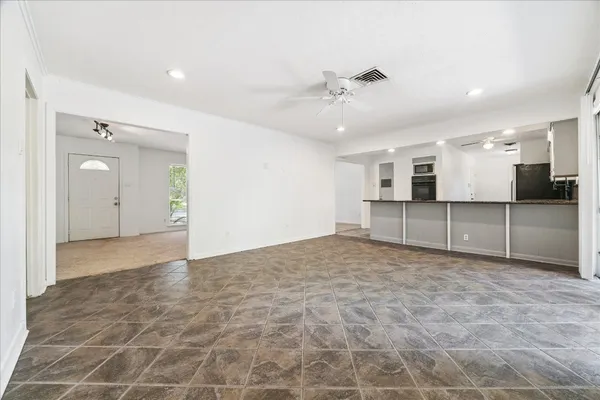 $2,090 | 5422 Spellman Road, Houston, TX 77096