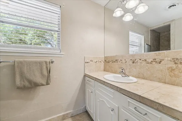 $2,090 | 5422 Spellman Road, Houston, TX 77096