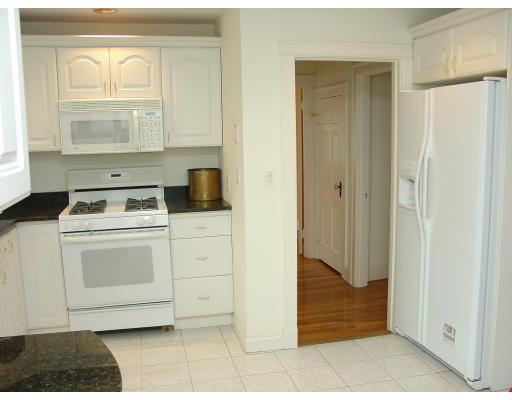 23 Oakley Road Watertown, MA 02472 - Photo 7 of 30 Gallery Image 7