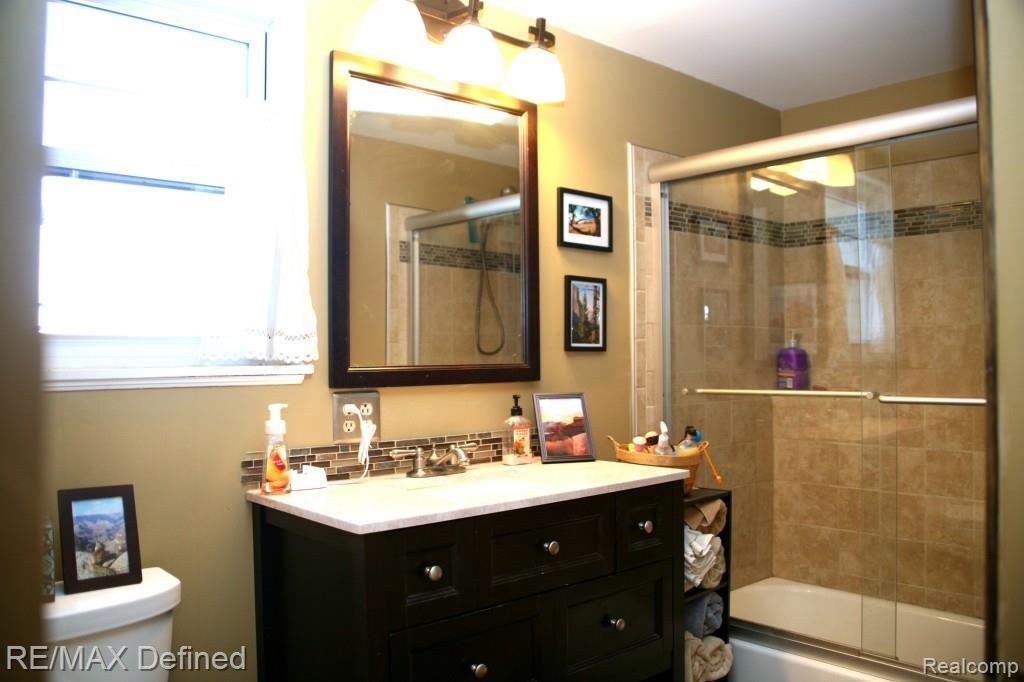 2789 Imlay City Road Lapeer, MI 48446 - Photo 14 of 20 #14.jpg