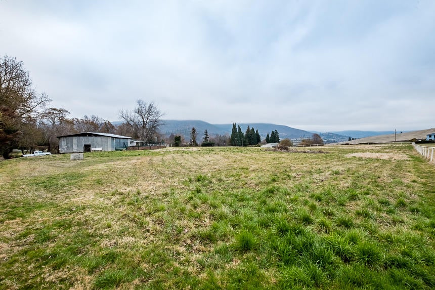 101 East Valley View Road Ashland, OR 97520 - Photo 45 of 46 101 E Valley View-45